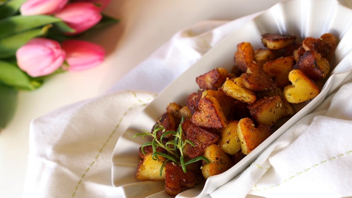 Rosmarin Kartoffeln in Herzform als Dinner zum Valentinstag